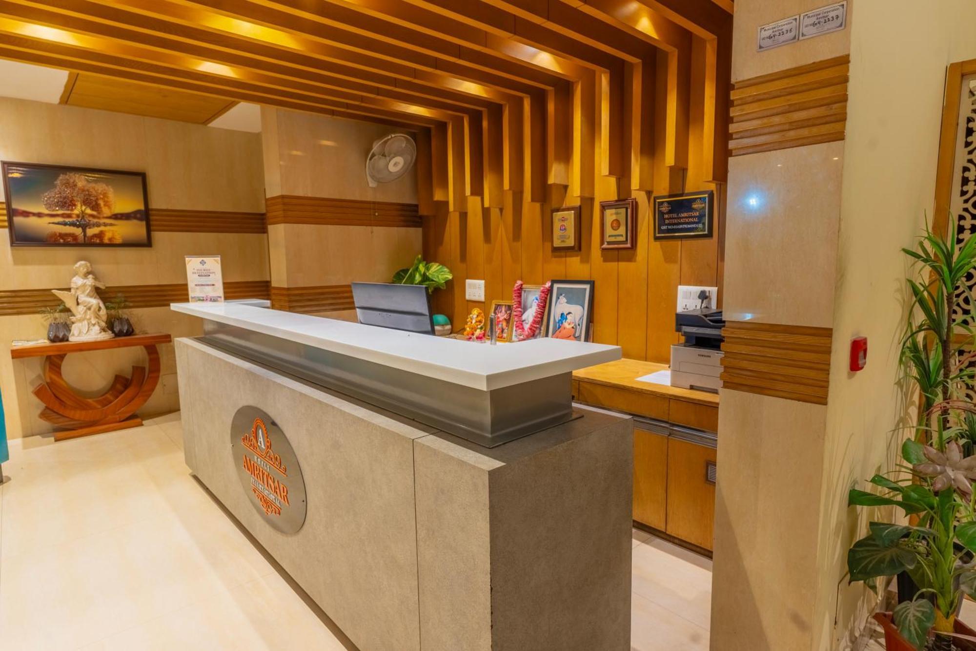 Hotel Amritsar International 2 Min Walk From Amritsar Bus Stand Экстерьер фото